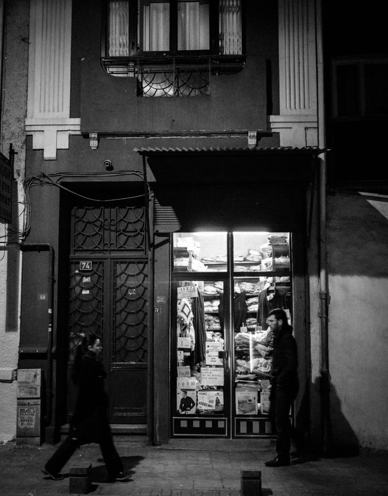 Erol Bey, mender in Firuzaga. Istanbul (Turkey), February 2011. © Gregory Dziedzic Photography.