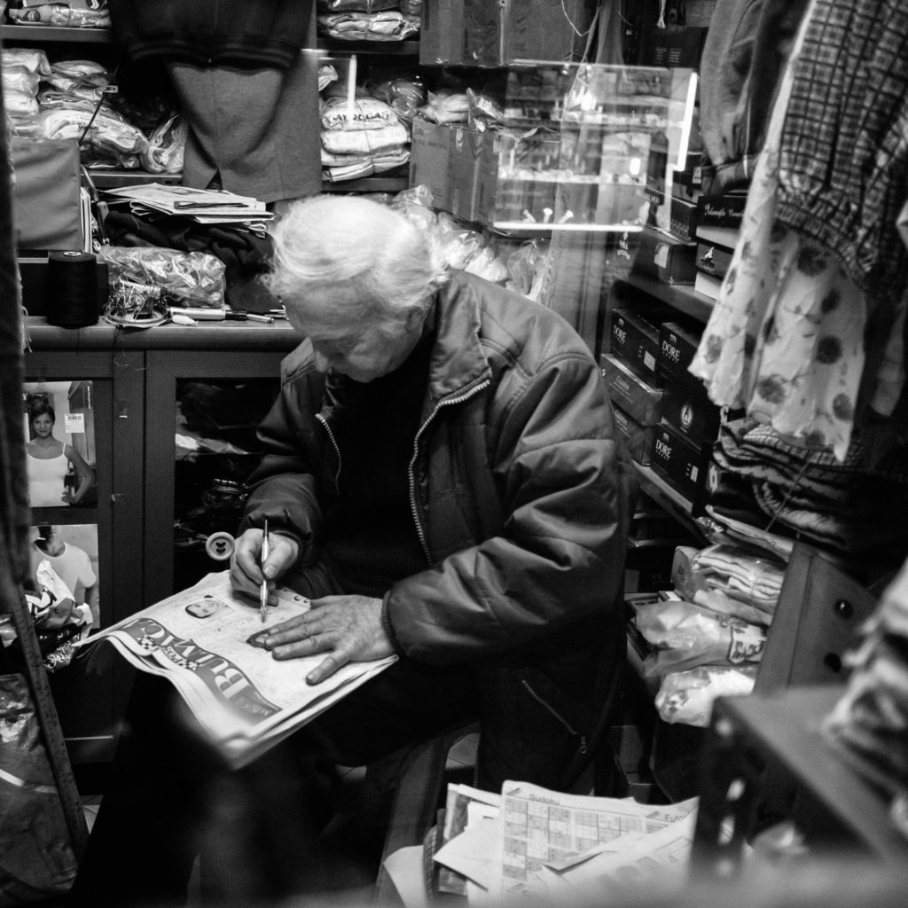 Erol Bey, mender in Firuzaga. Istanbul (Turkey), February 2011. © Gregory Dziedzic Photography.