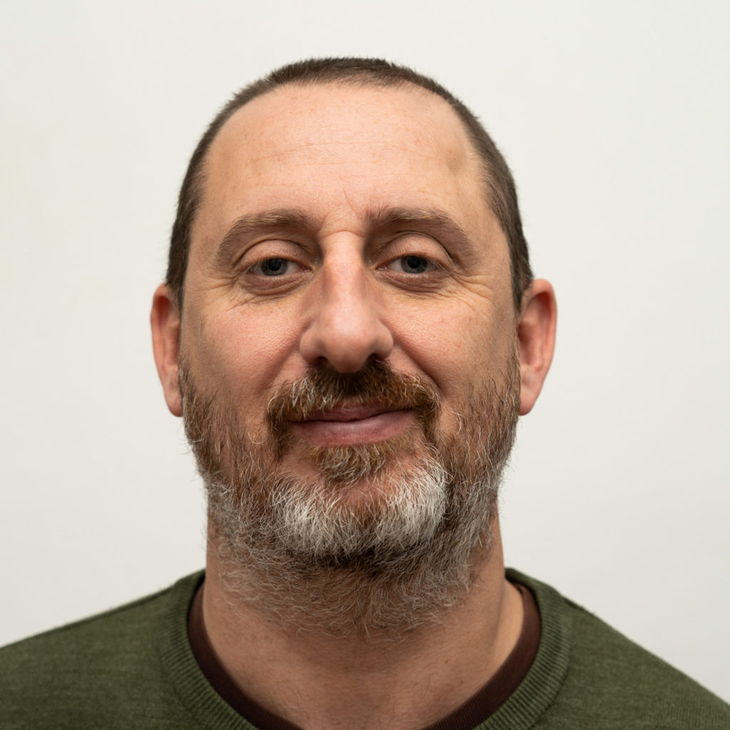 Grégory Dziedzic, photographer, translator and fixer